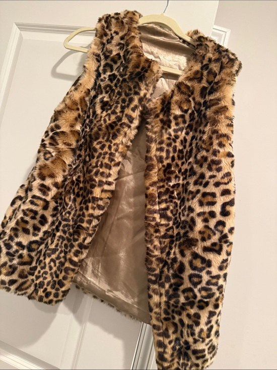 Boutique Jackets & Blazers - Leopard Print Faux Fur Vest - Tan/Black